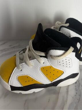 Air Jordan 6 Yellow Ochre Dv3606-170
Size 6c